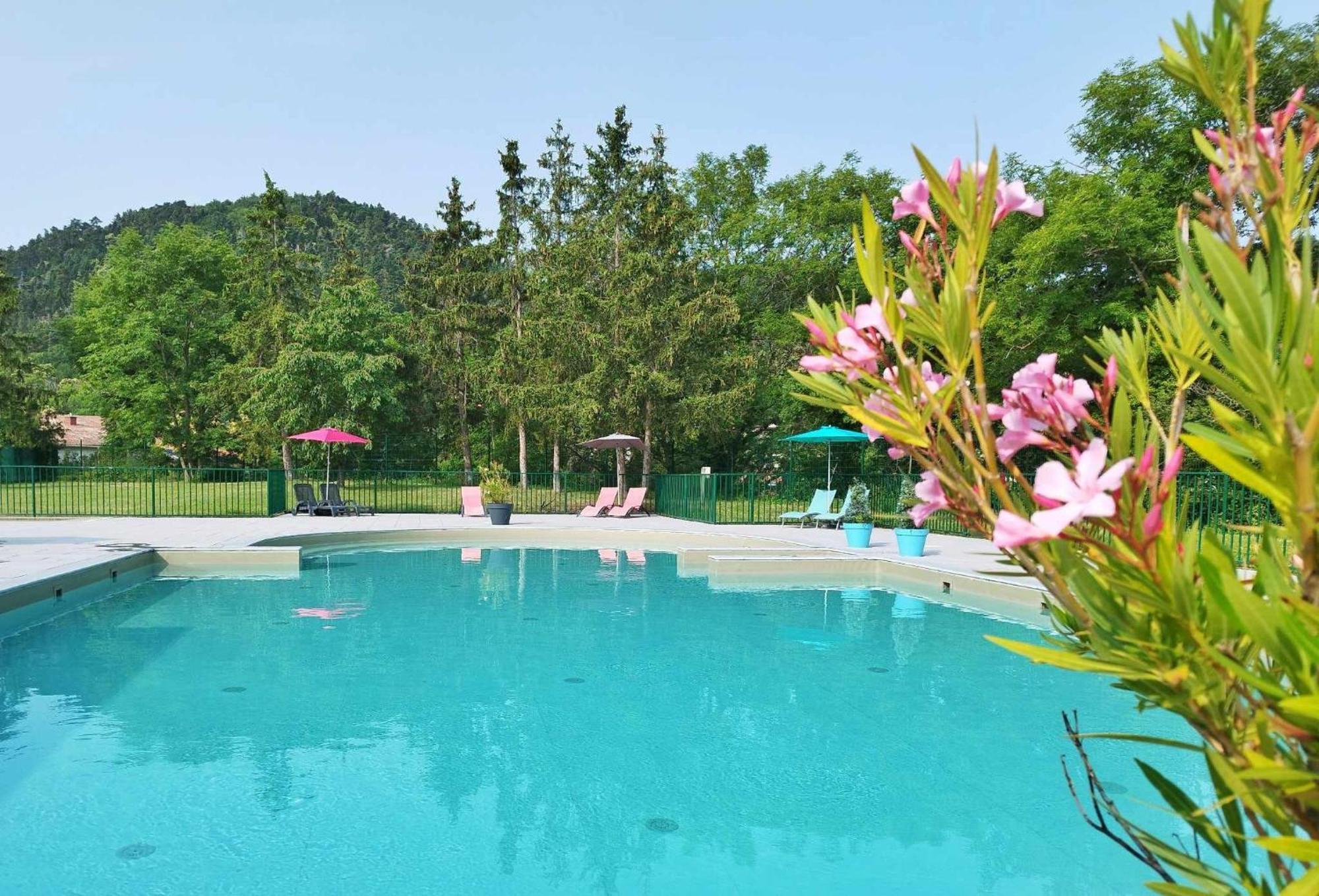 Hotel De Plein Air Le Chanset Ceyrat Exteriér fotografie